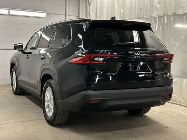 Used 2025 Toyota Grand Highlander AWD image 32