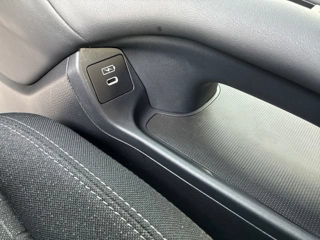 Certified 2025 Honda HR-V LX image 15