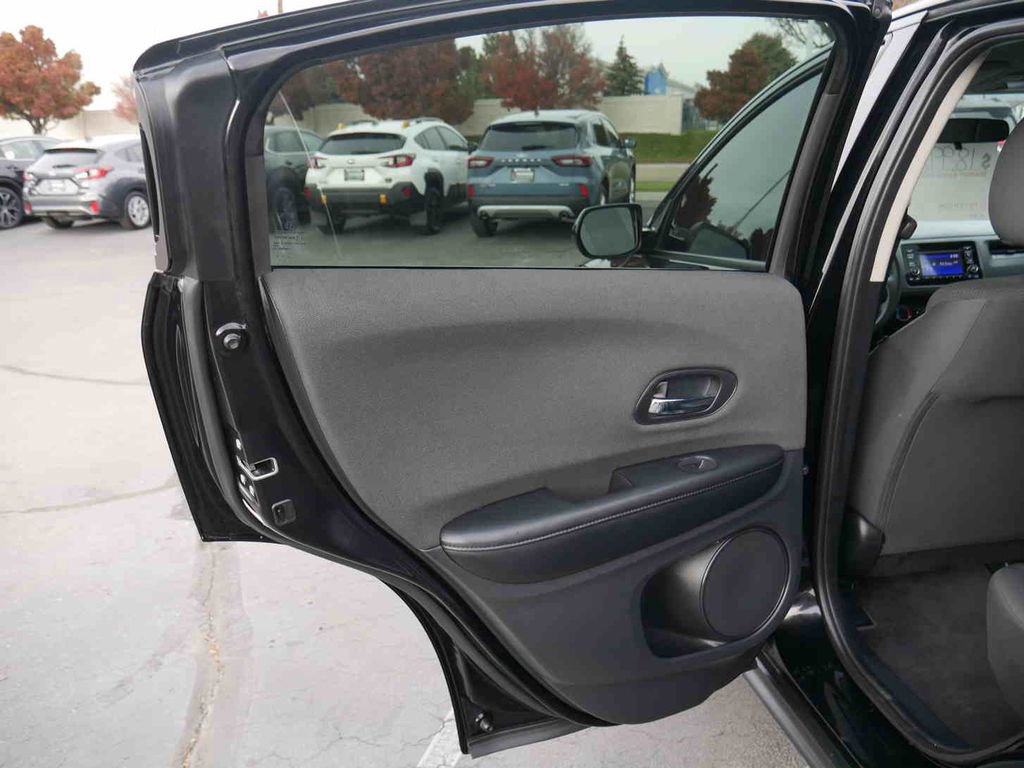 Used 2022 Honda HR-V LX image 11