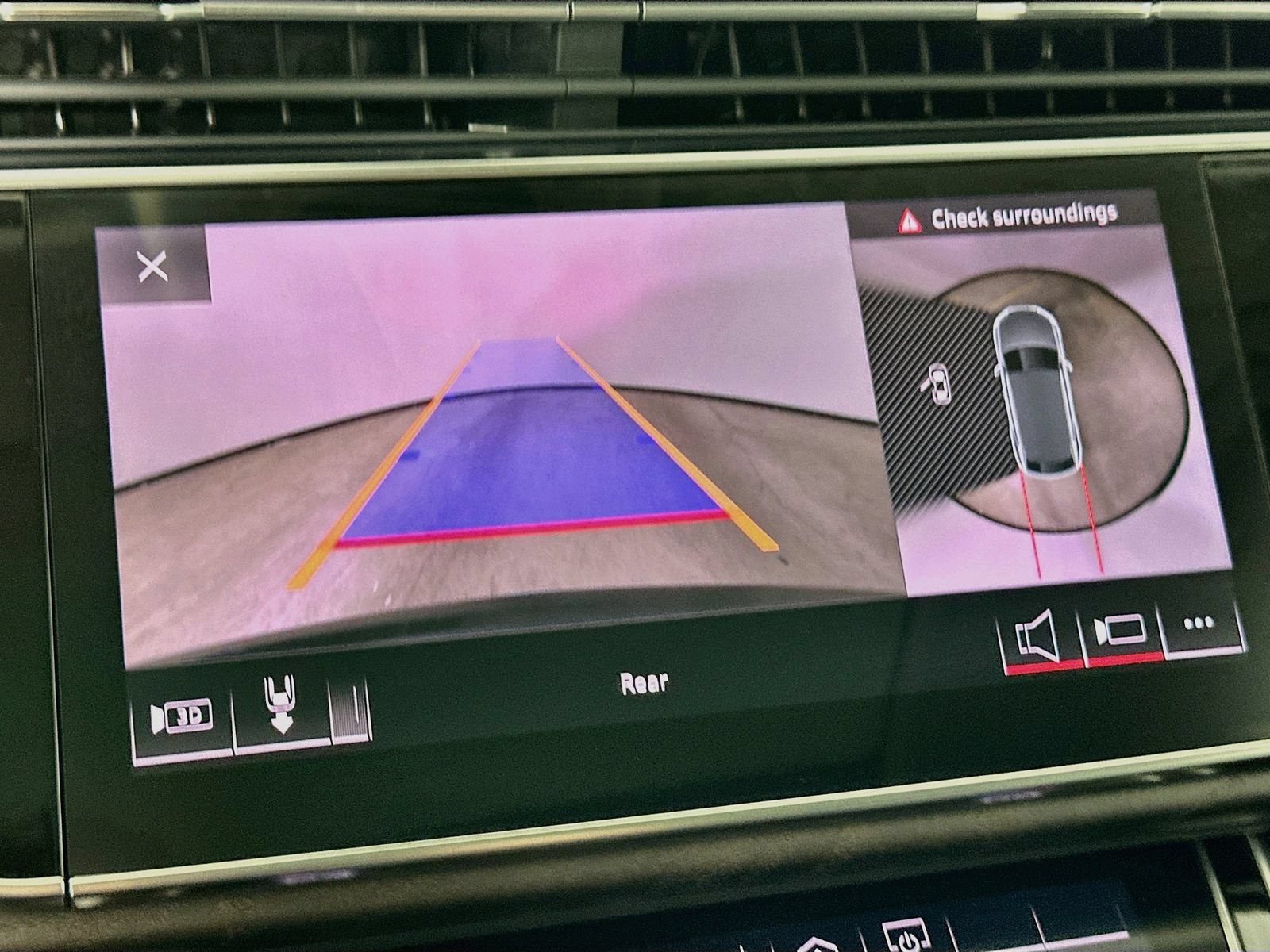Used 2019 Audi Q8 Premium Plus AWD/4WD image 25