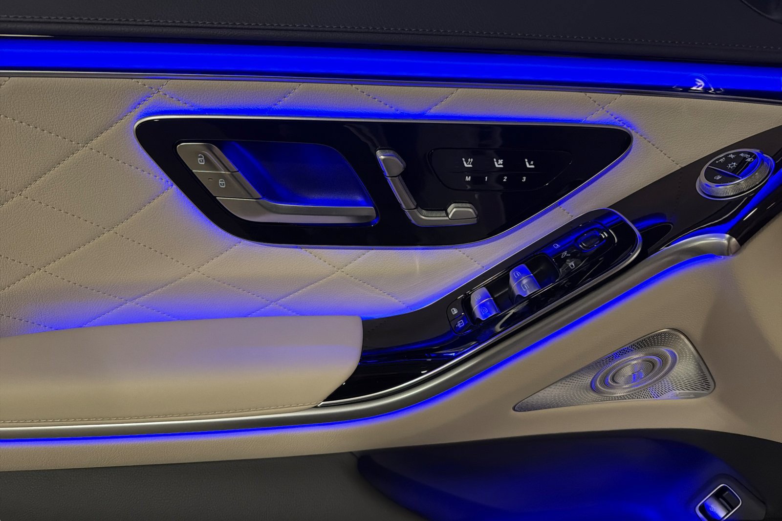 New 2026 Mercedes-Benz S 580e 4MATIC Sedan image 10
