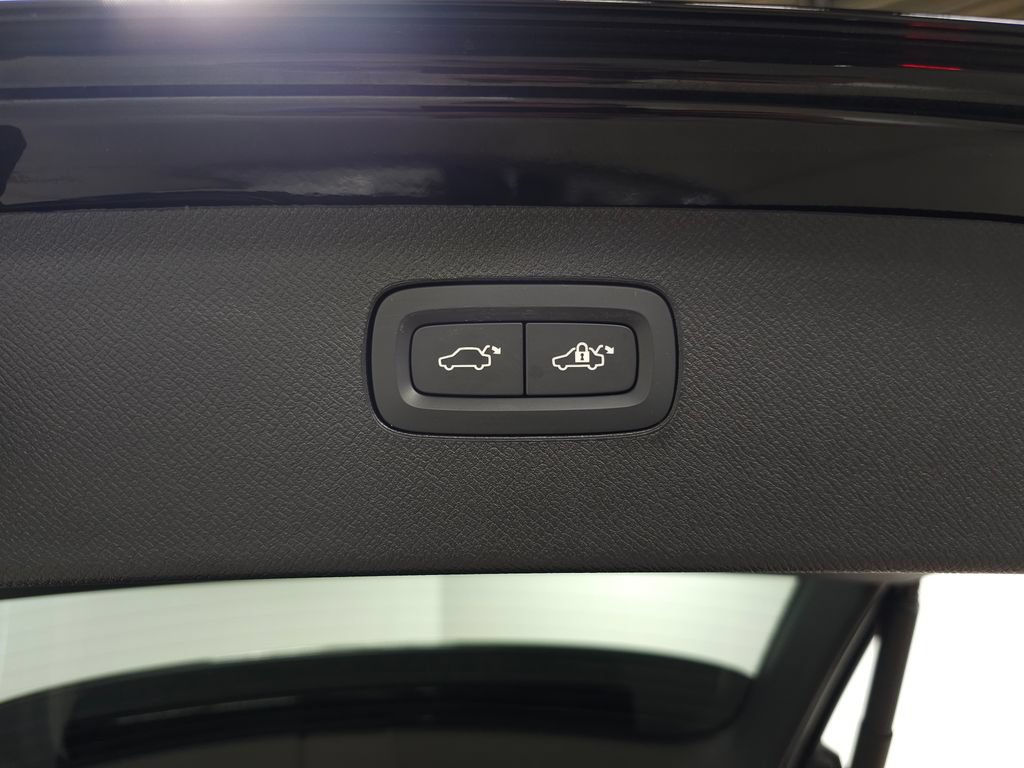 Certified 2026 Volvo XC90 B6 Ultra AWD/4WD image 10