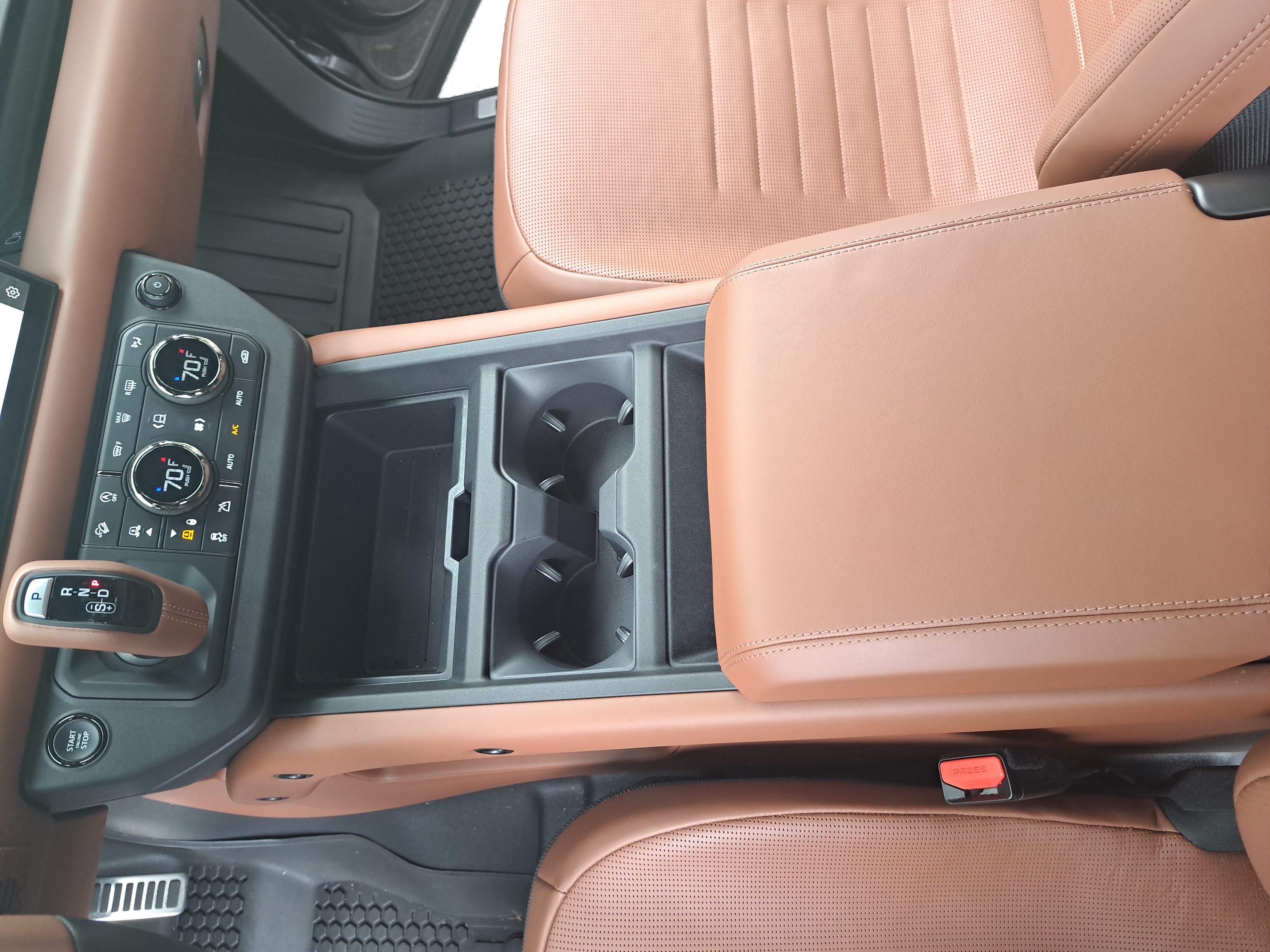 Used 2025 Land Rover Defender 110 AWD/4WD image 22