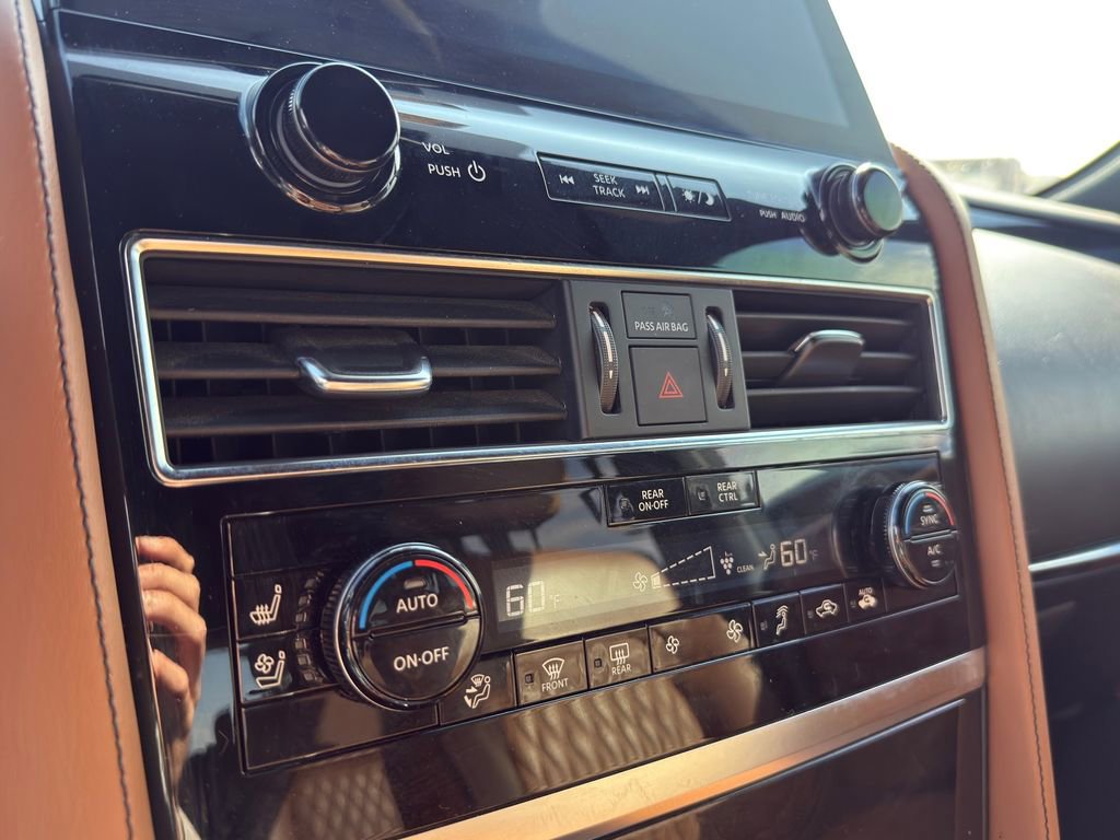 Used 2023 INFINITI QX80 Sensory w/ All-Season Package image 16