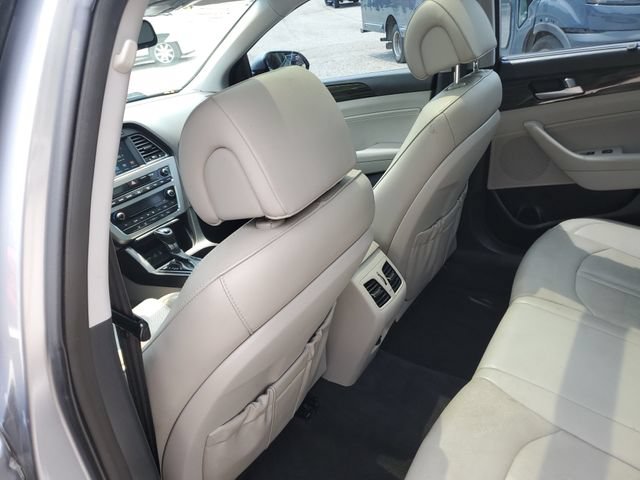 Used 2015 Hyundai Sonata Limited w/ Option Group 06 FWD image 14