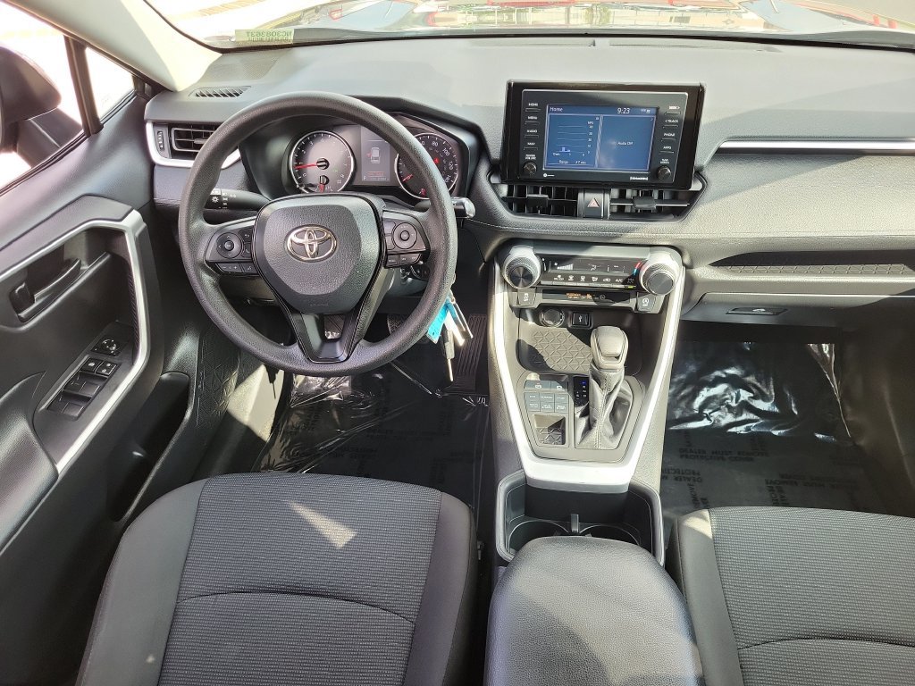Used 2022 Toyota RAV4 LE AWD/4WD image 13