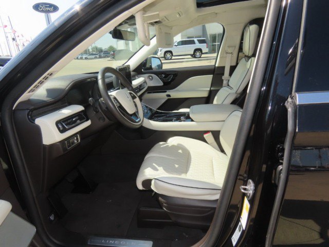 Certified 2023 Lincoln Aviator Black Label w/ Class IV Trailer Tow Package AWD/4WD image 25