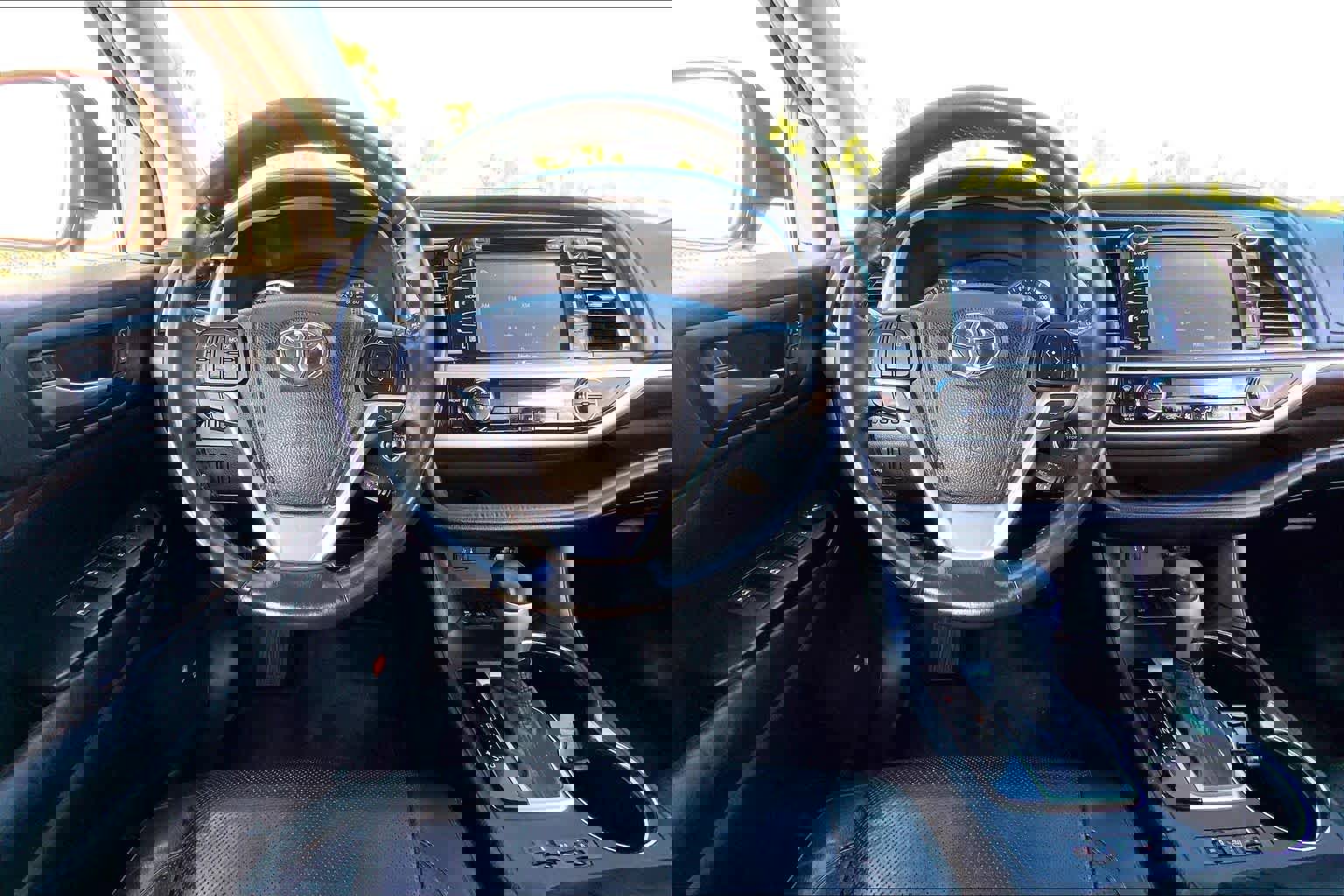 Used 2014 Toyota Highlander Limited Platinum image 5