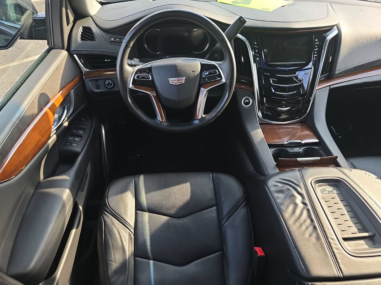 Used 2016 Cadillac Escalade Luxury AWD/4WD image 23