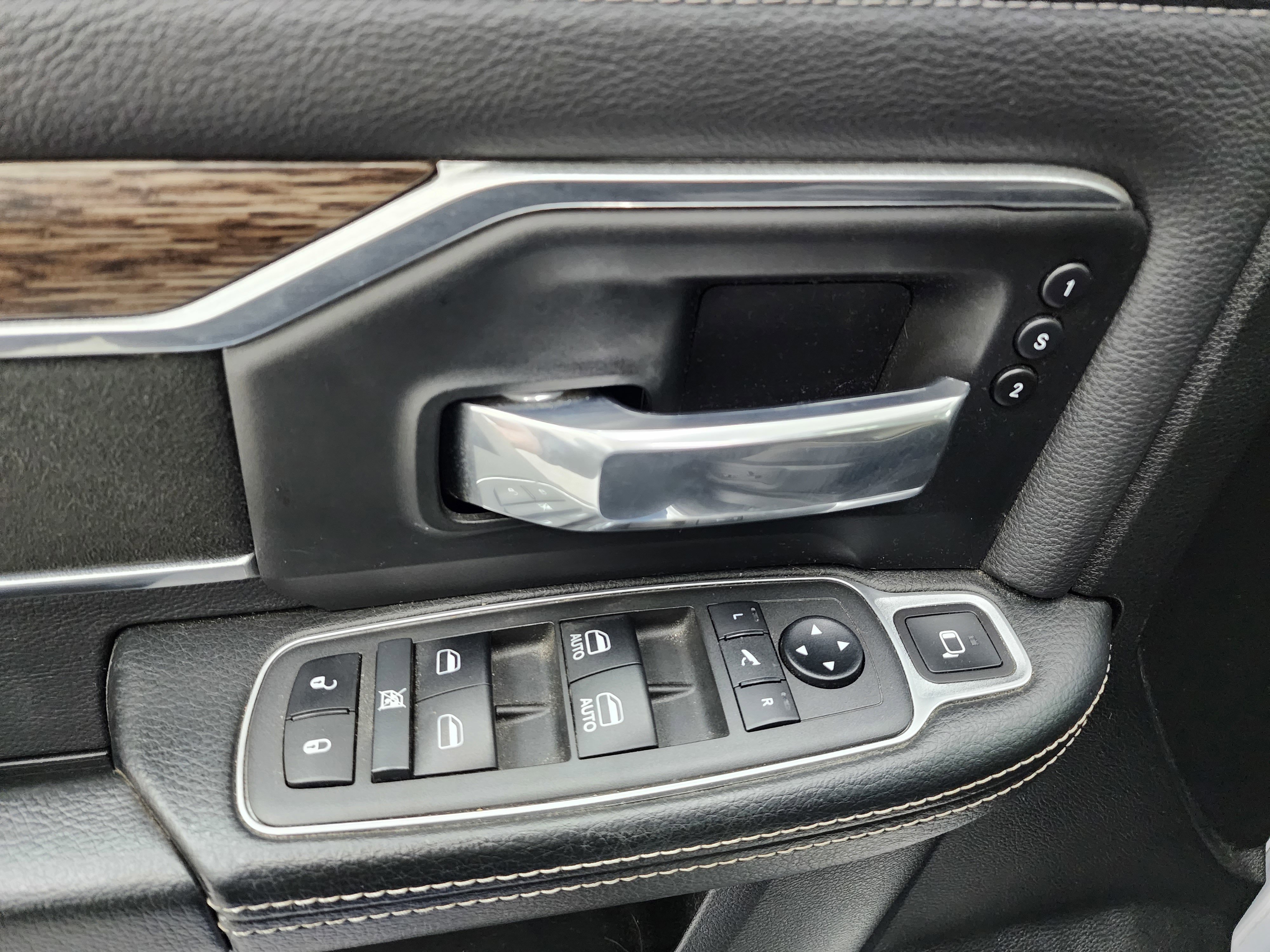 Used 2021 RAM 3500 Laramie image 46