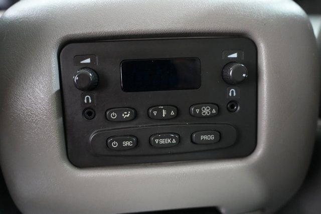 Used 2005 GMC Yukon XL 2500 SLT w/ SLT Preferred Equipment Group image 16