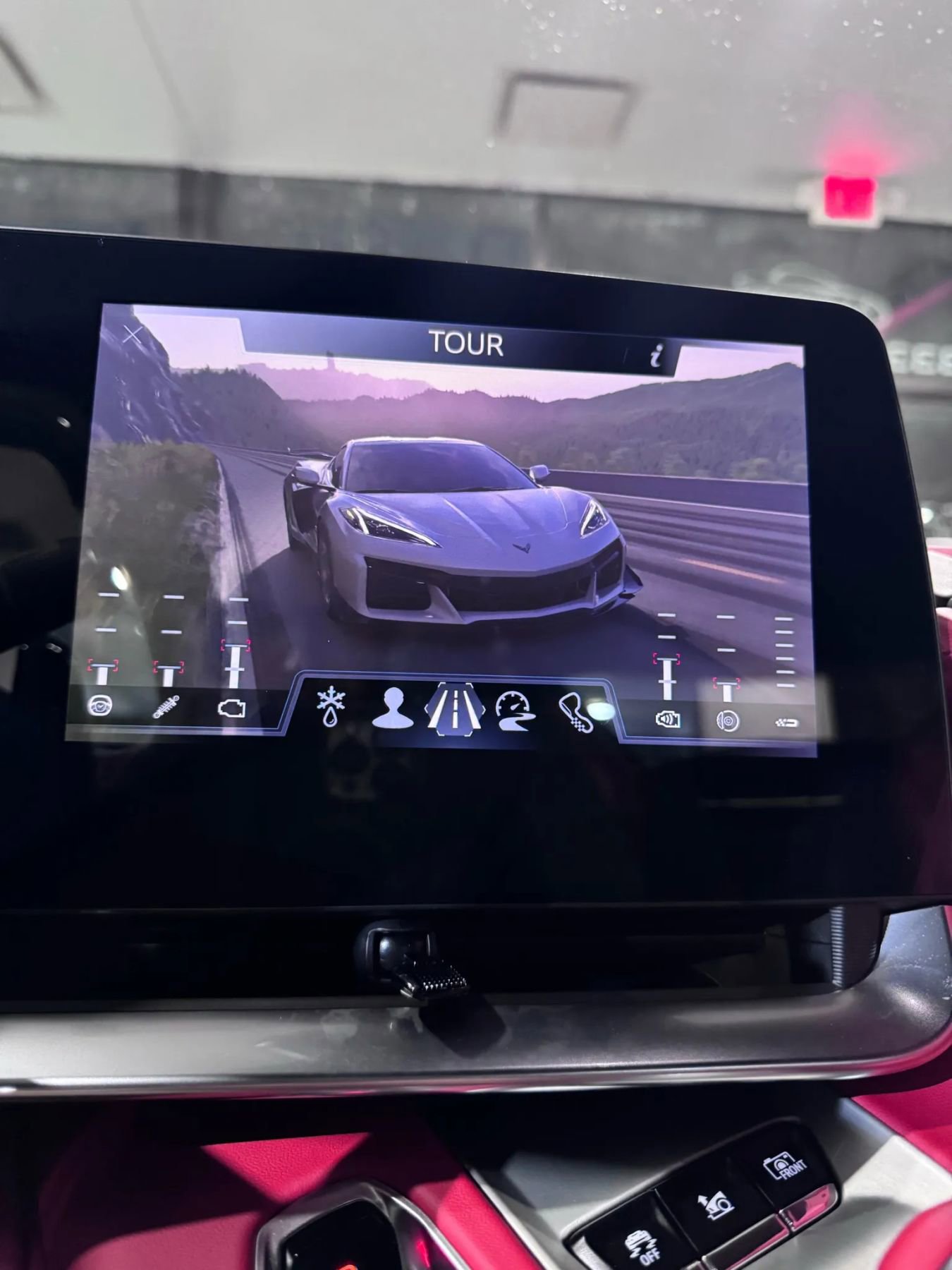 Used 2025 Chevrolet Corvette Z06 image 25