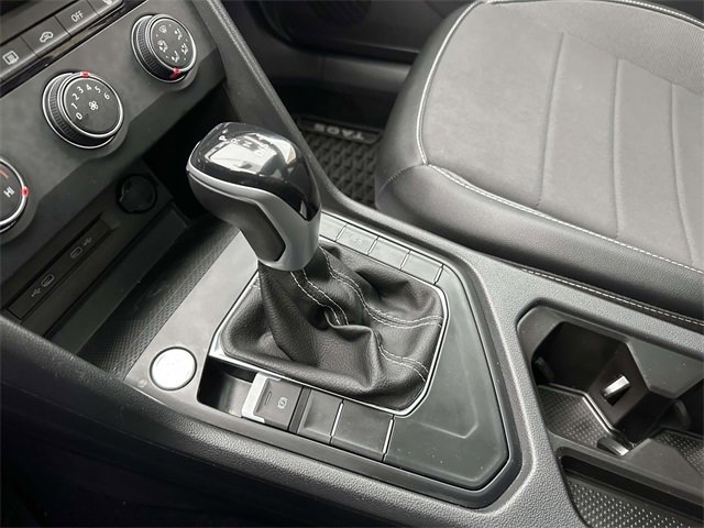 Certified 2022 Volkswagen Taos SE w/ Panoramic Sunroof Package image 32