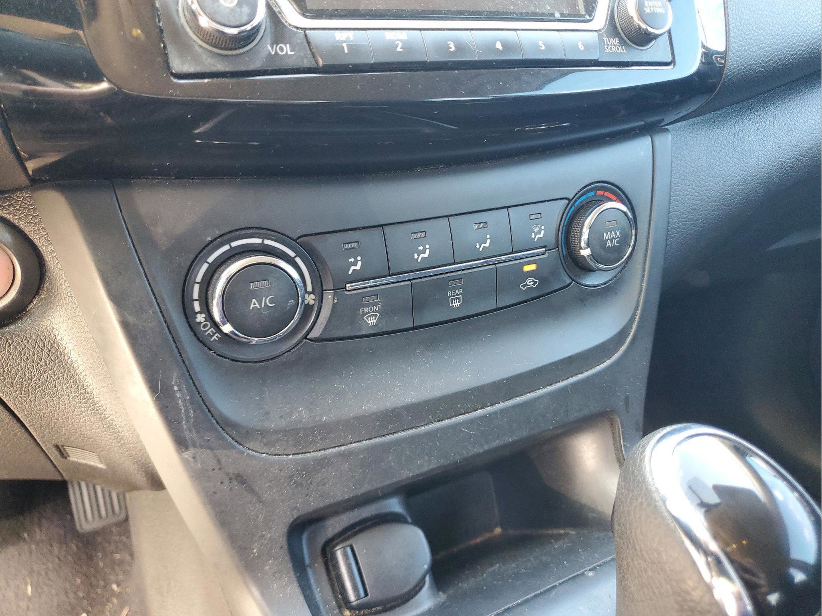 Used 2017 Nissan Sentra SV w/ All Weather Package FWD image 19