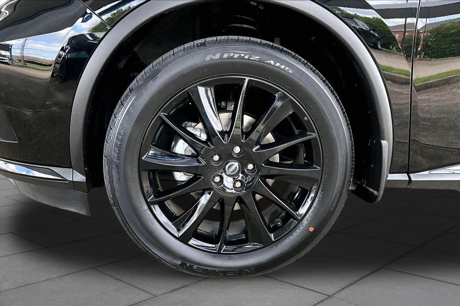 Used 2023 Nissan Murano SV w/ SV Midnight Edition Package FWD image 11