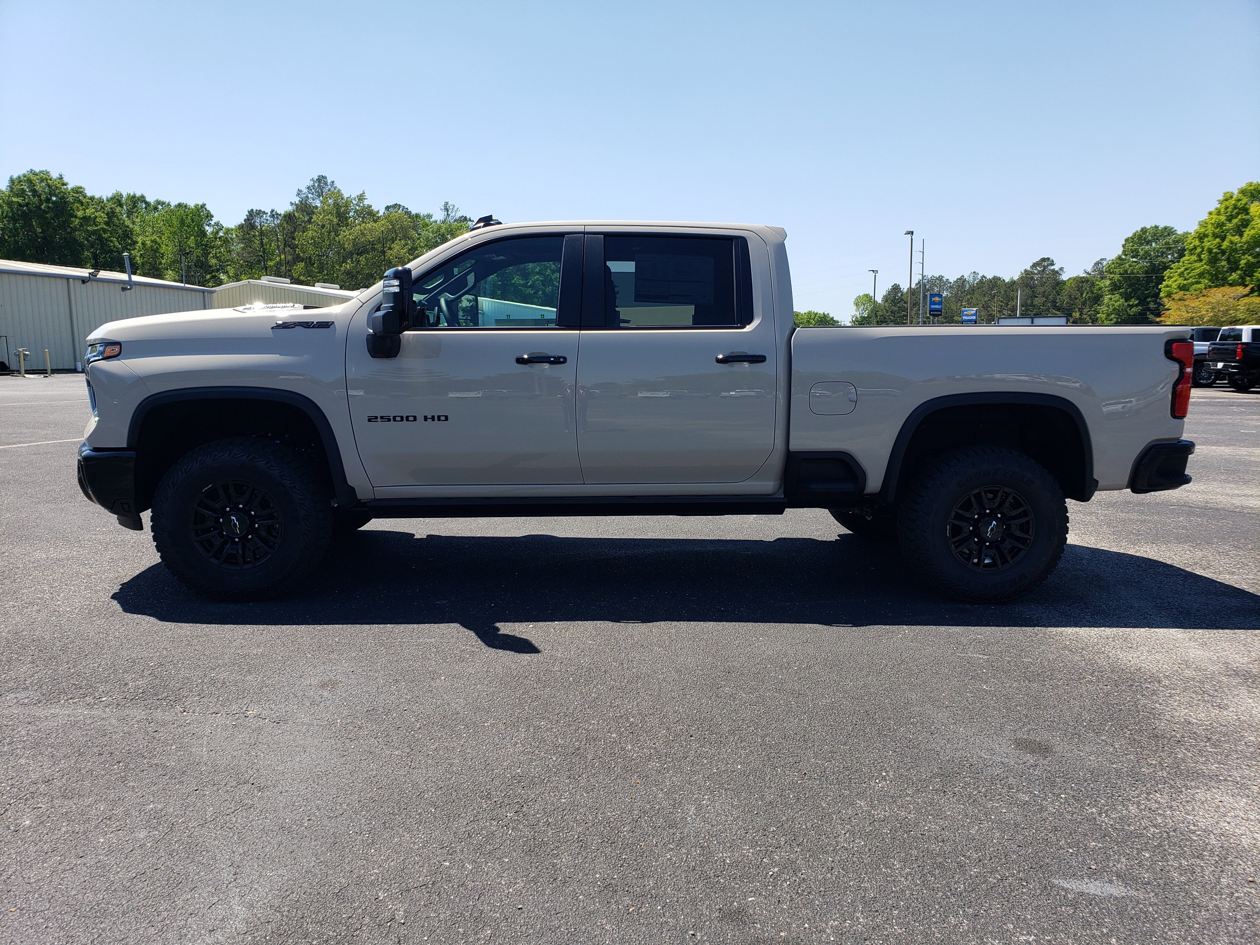 New 2026 Chevrolet Silverado 2500 ZR2 w/ LPO, Dark Essentials Package AWD/4WD image 6