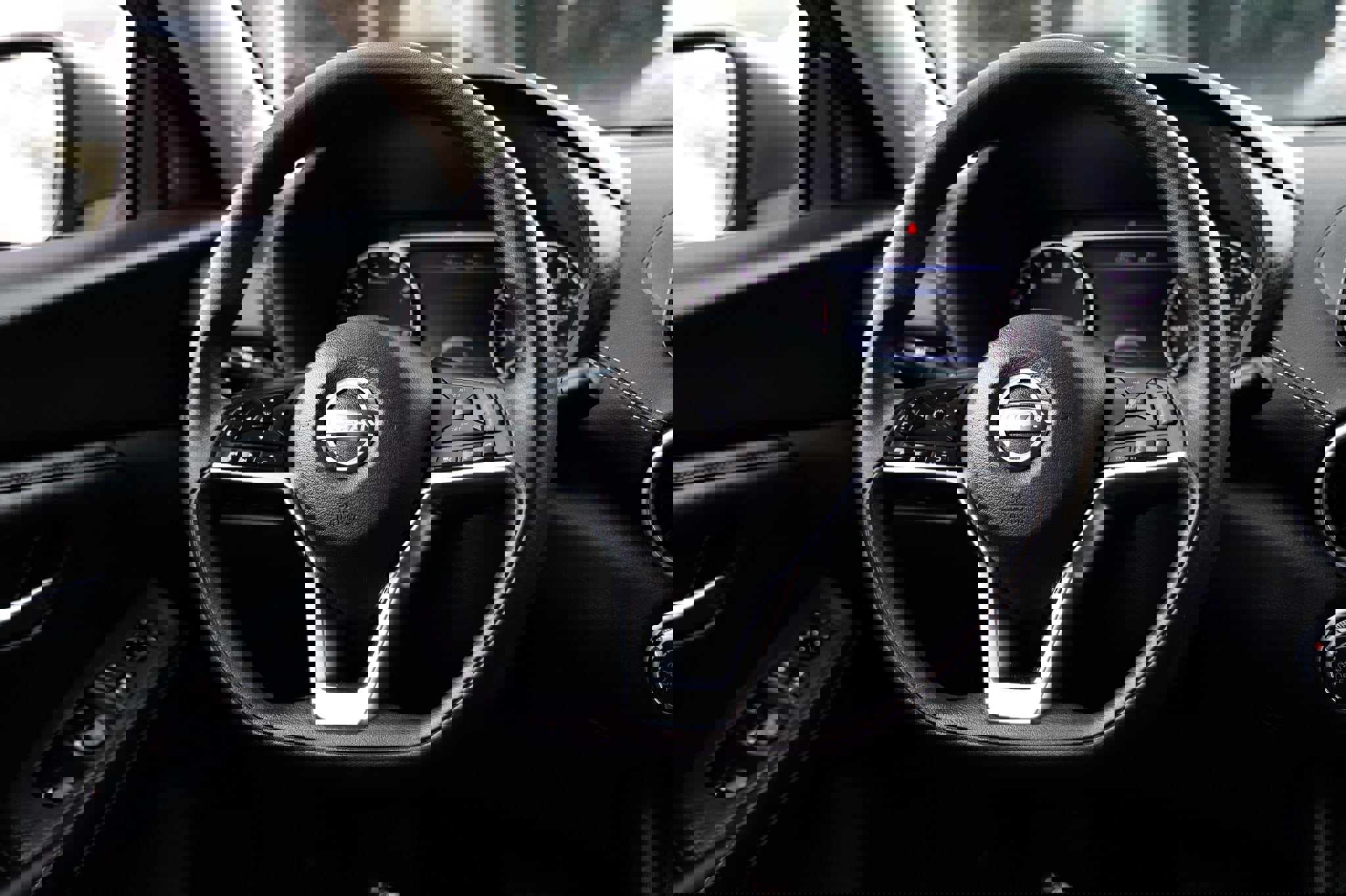 Used 2025 Nissan Sentra SV image 32