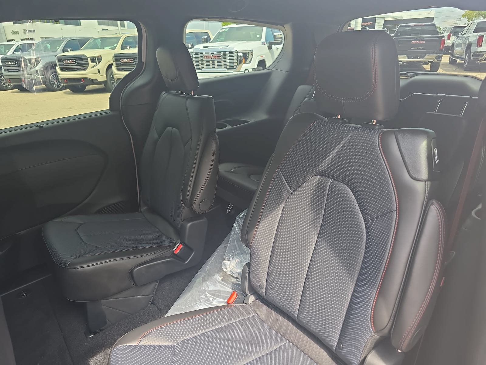 New 2027 Chrysler Pacifica Select FWD image 14