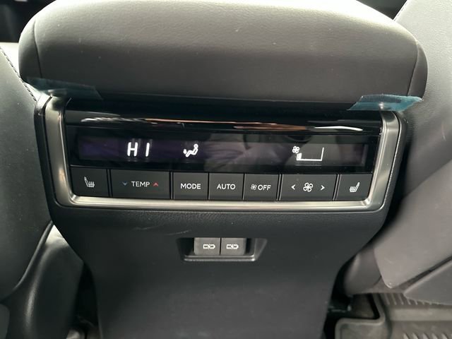 Used 2024 Lexus GX 550 image 13