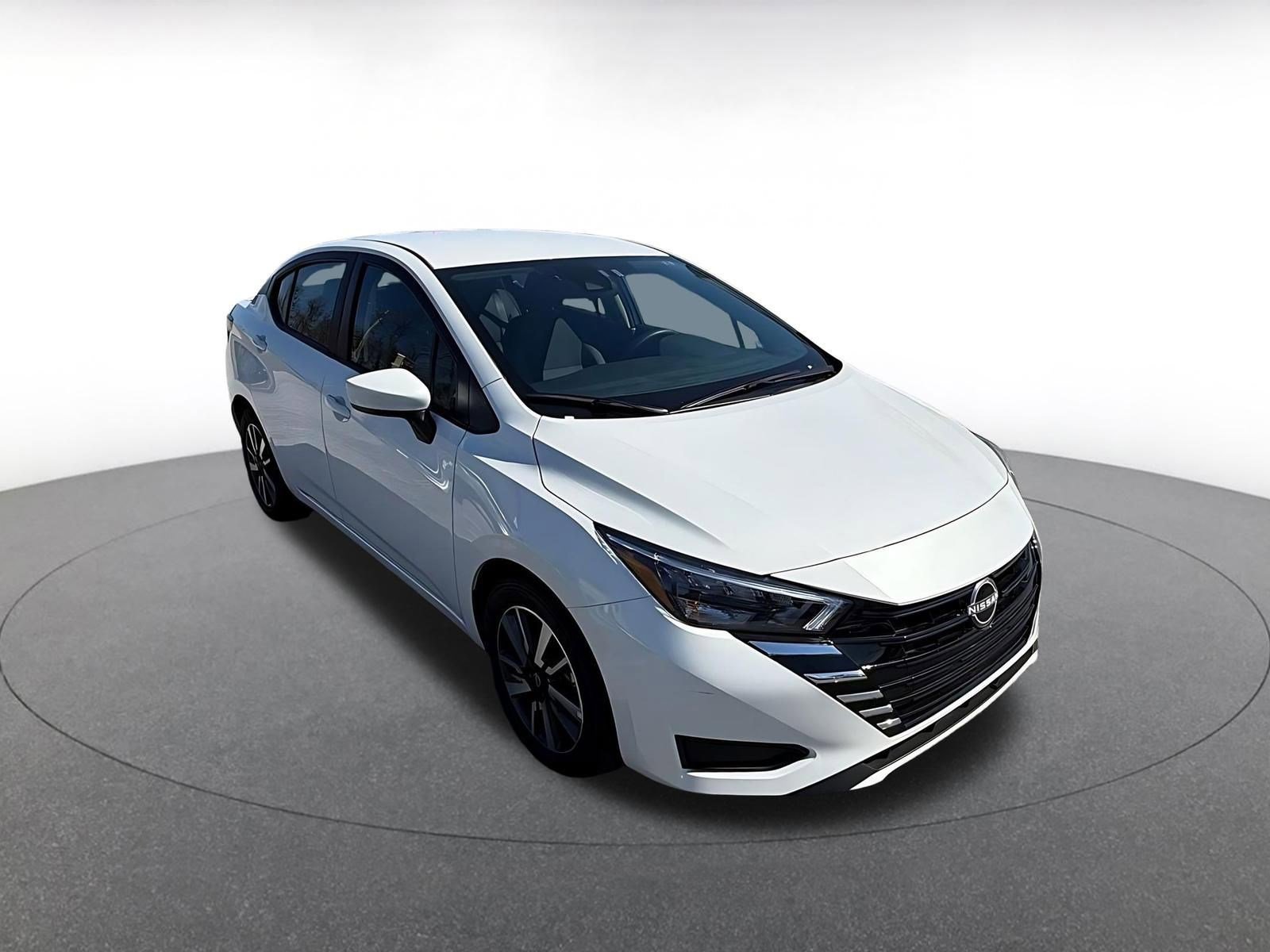 Used 2025 Nissan Versa SV video 1