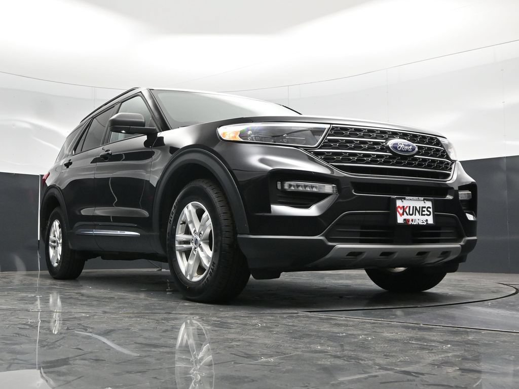 Used 2023 Ford Explorer XLT w/ Equipment Group 202A AWD/4WD image 51