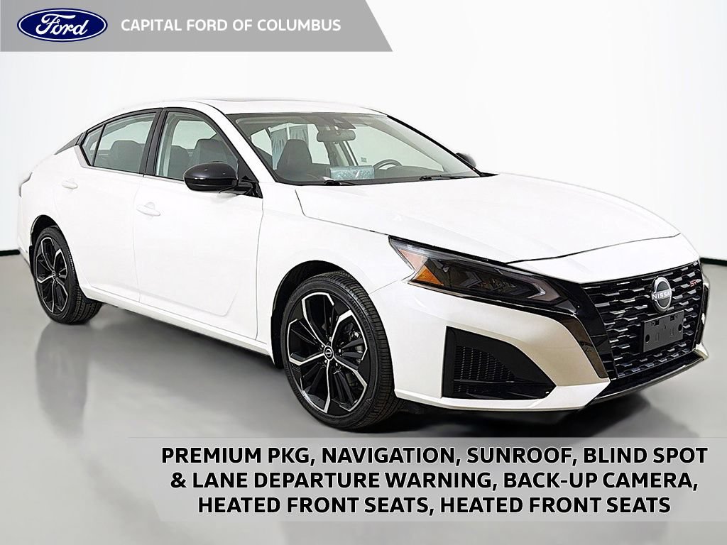 Used 2023 Nissan Altima 2.5 SR w/ SR Premium Package AWD/4WD image 1