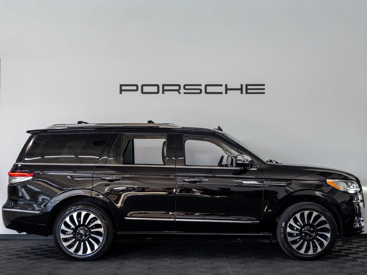 Used 2024 Lincoln Navigator Black Label AWD/4WD image 7