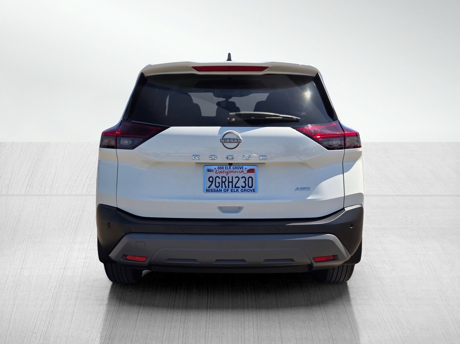 Used 2023 Nissan Rogue S AWD/4WD image 5