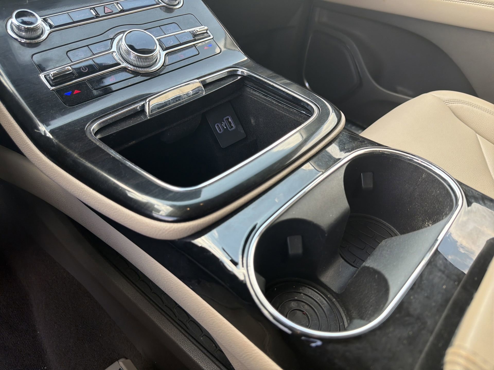 Used 2023 Lincoln Nautilus AWD w/ Premium Package image 19