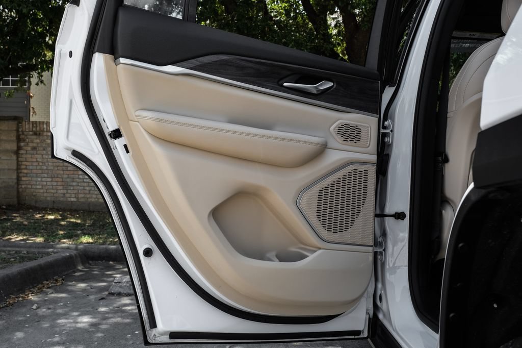 Used 2023 Jeep Grand Cherokee Limited RWD image 61