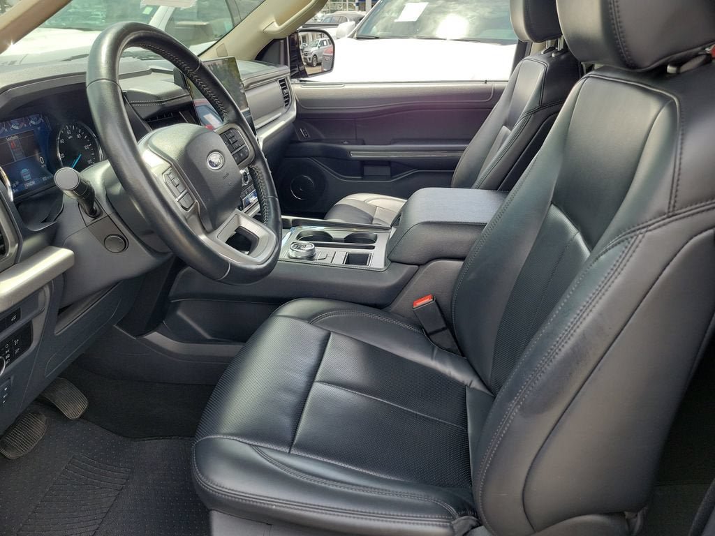 Used 2024 Ford Expedition XLT RWD image 19