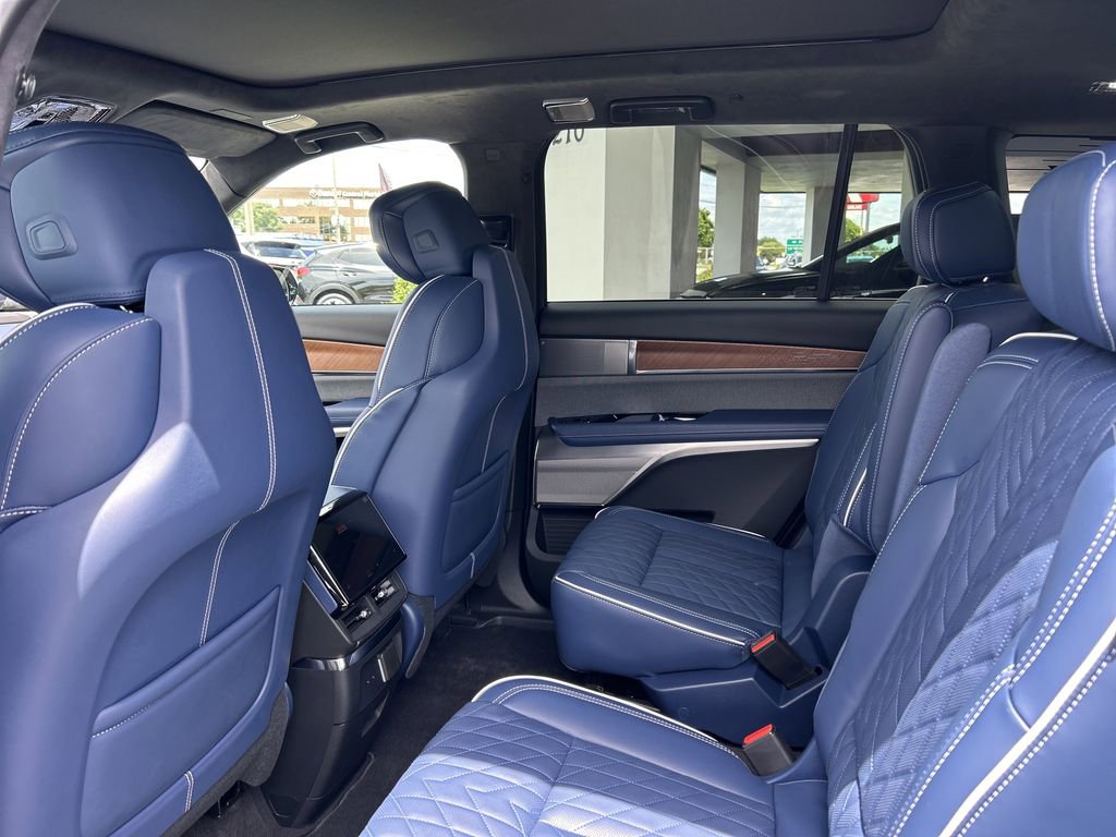 New 2026 Cadillac Vistiq Premium Luxury image 17