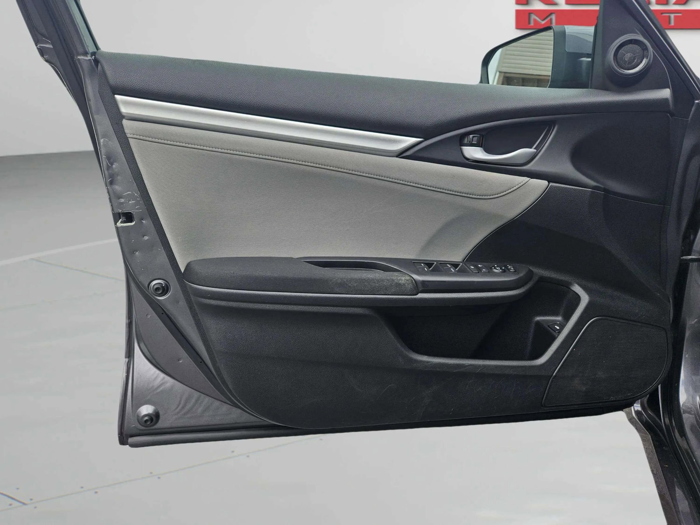 Used 2018 Honda Civic EX image 12