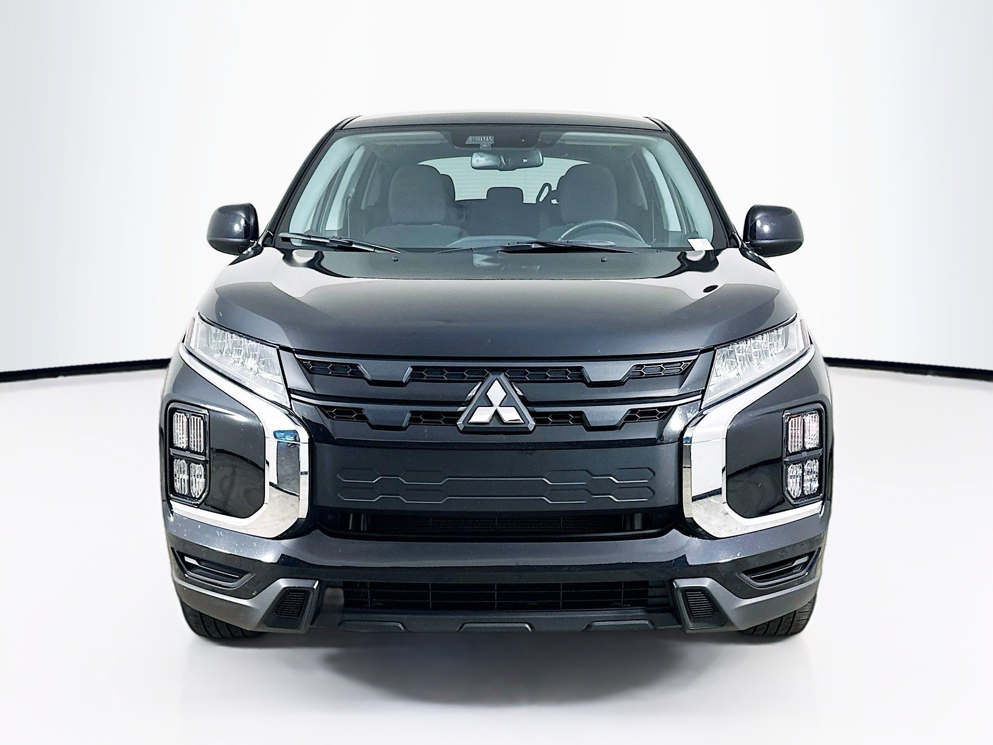 Used 2025 Mitsubishi Outlander Sport LE AWD/4WD image 2