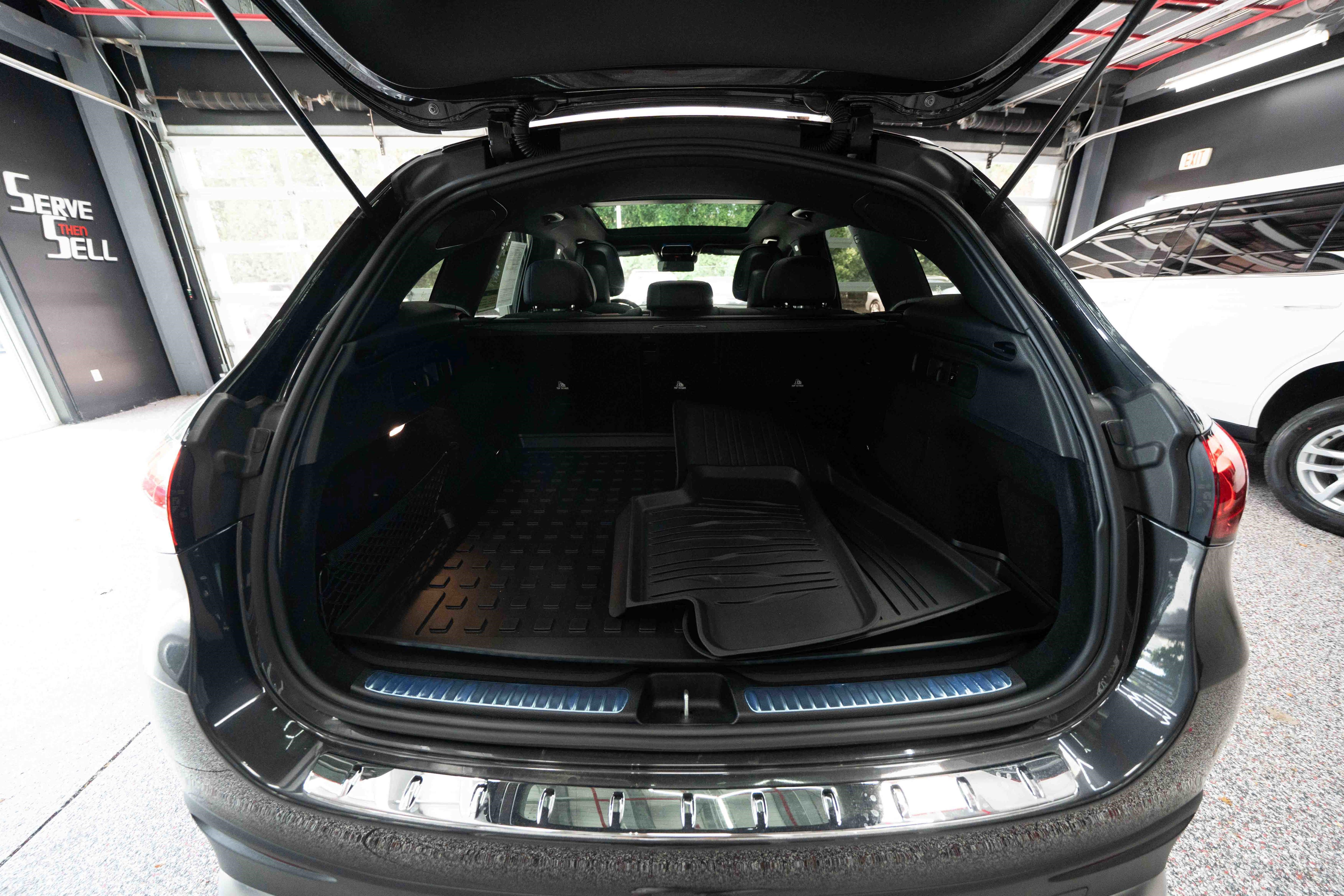 Used 2025 Mercedes-Benz GLC 43 AMG 4MATIC image 28