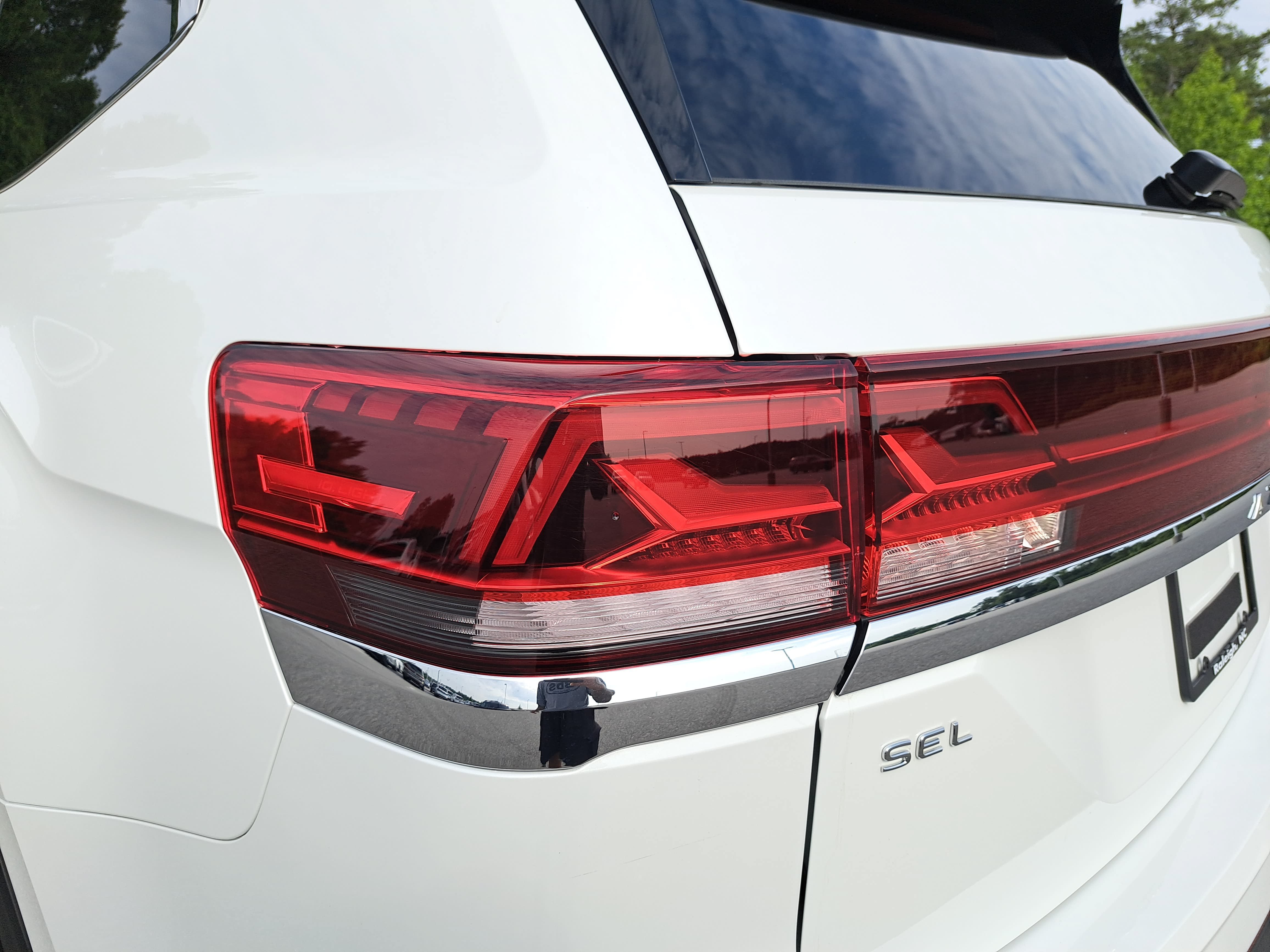 Used 2024 Volkswagen Atlas SEL AWD/4WD image 34