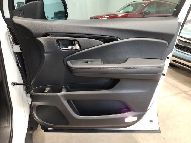Used 2023 Honda Ridgeline Black Edition image 34