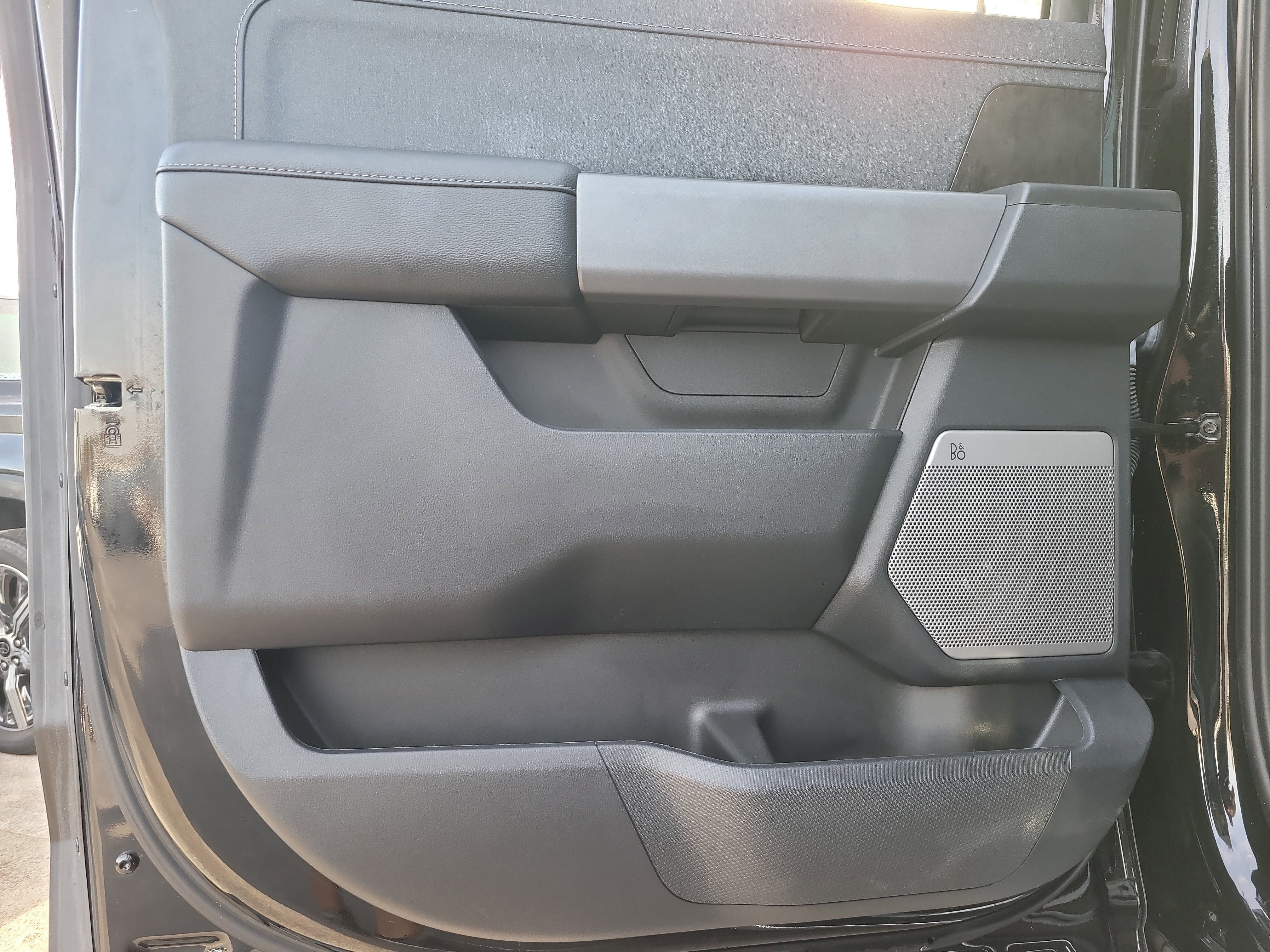 Used 2023 Ford F150 Lariat w/ Trailer Tow Package image 11