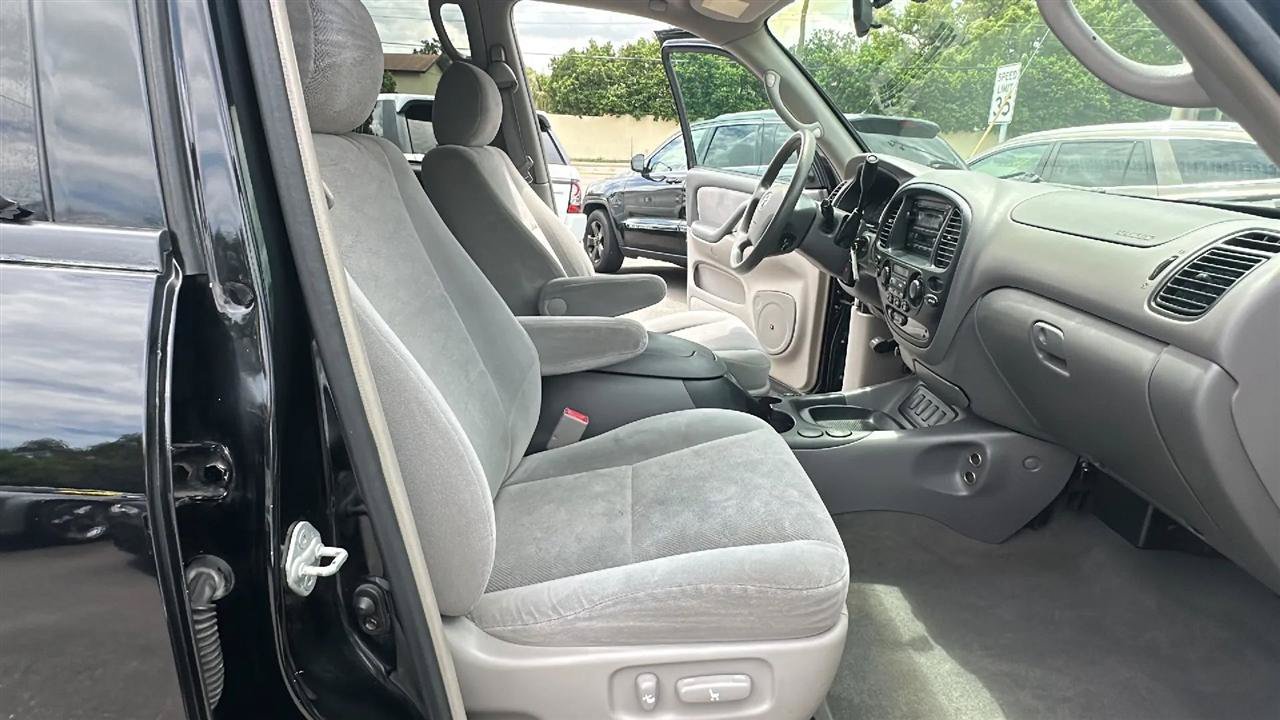 Used 2006 Toyota Sequoia SR5 AWD/4WD image 37