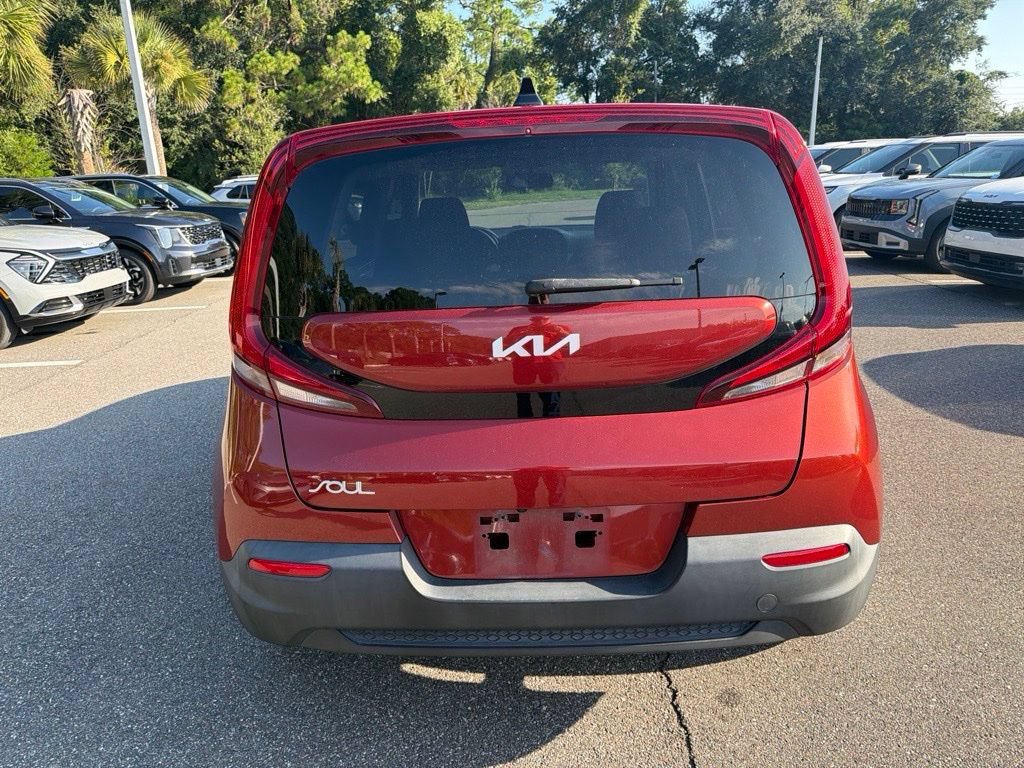 Certified 2022 Kia Soul LX FWD image 7