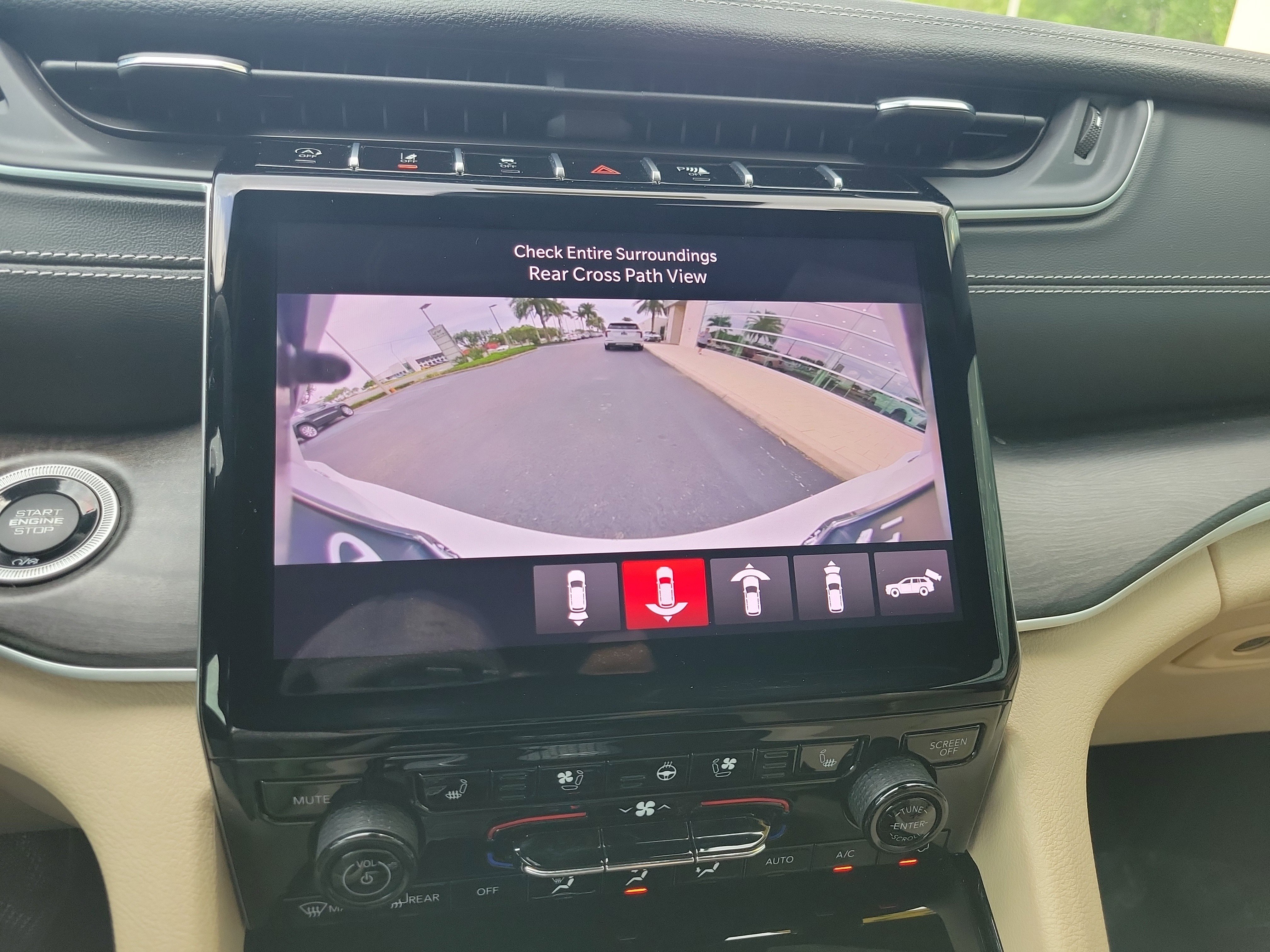 Used 2023 Jeep Grand Cherokee L Limited w/ Luxury Tech Group II AWD/4WD image 22