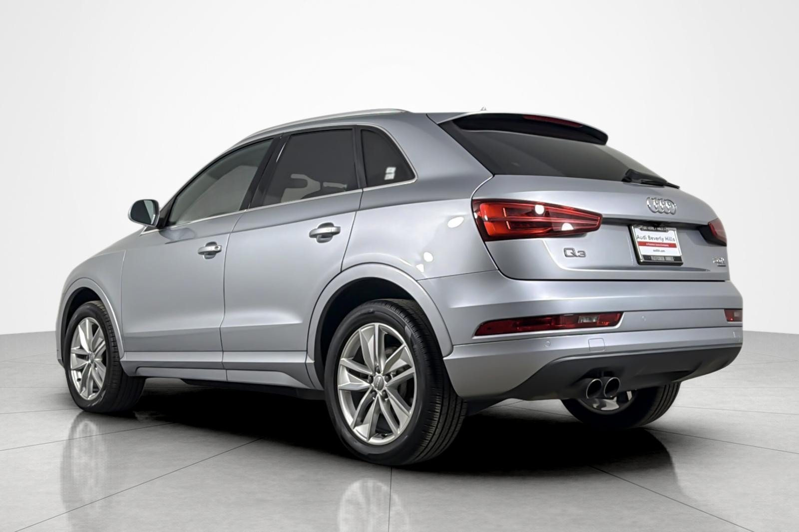Used 2016 Audi Q3 2.0T Premium Plus w/ Technology Package AWD/4WD image 3