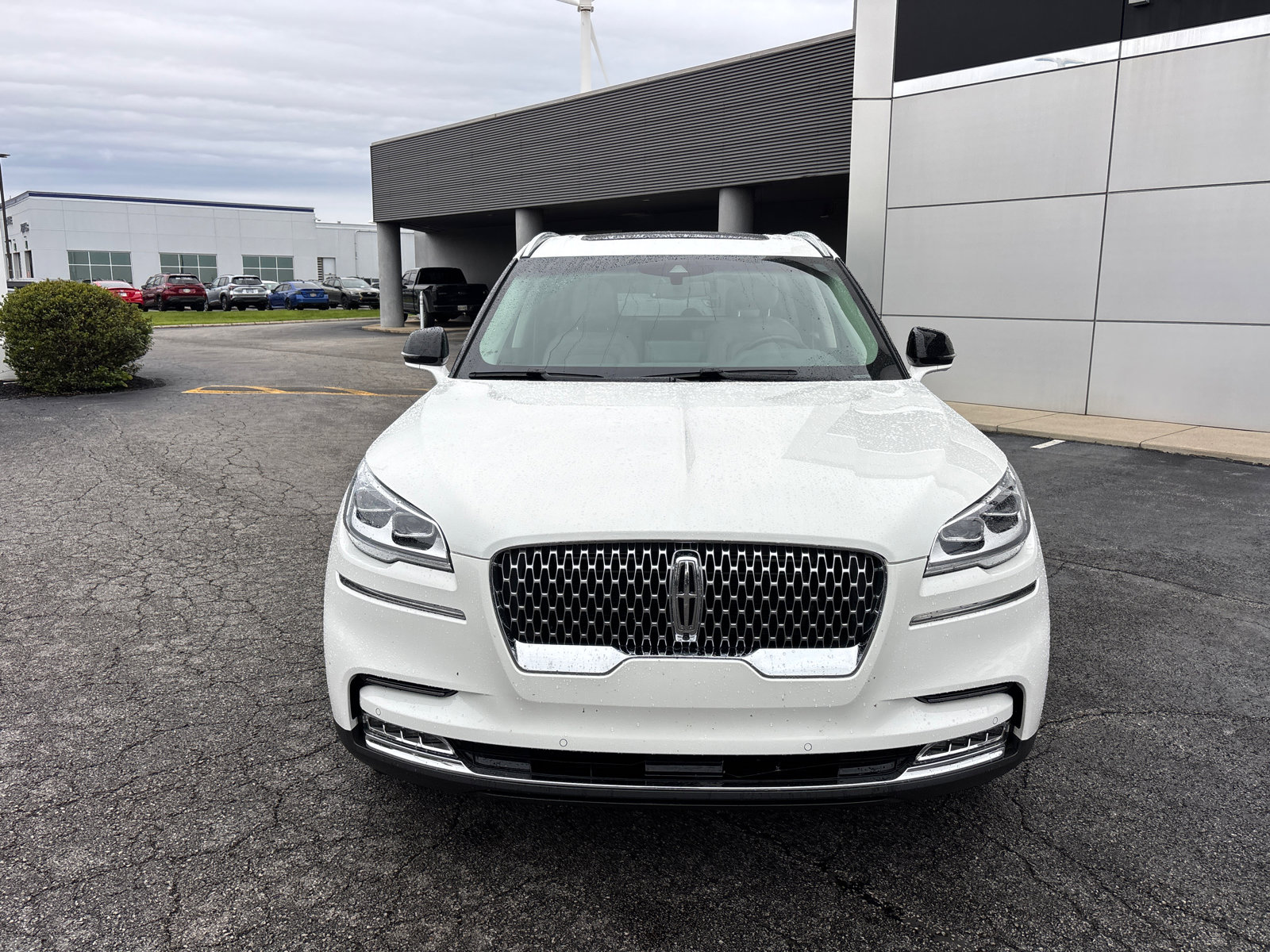 Certified 2024 Lincoln Aviator Reserve w/ Equipment Group 201A AWD/4WD image 2