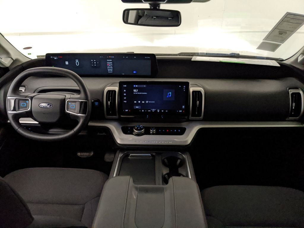 New 2025 Ford Expedition Active image 13