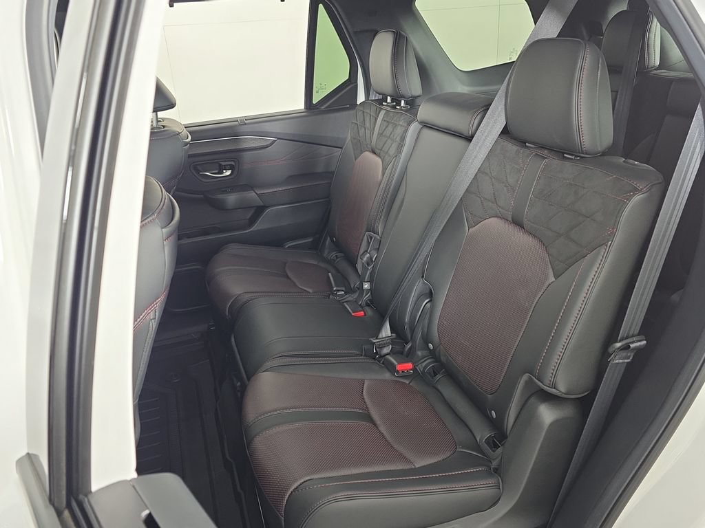 Used 2026 Honda Pilot Black Edition image 27