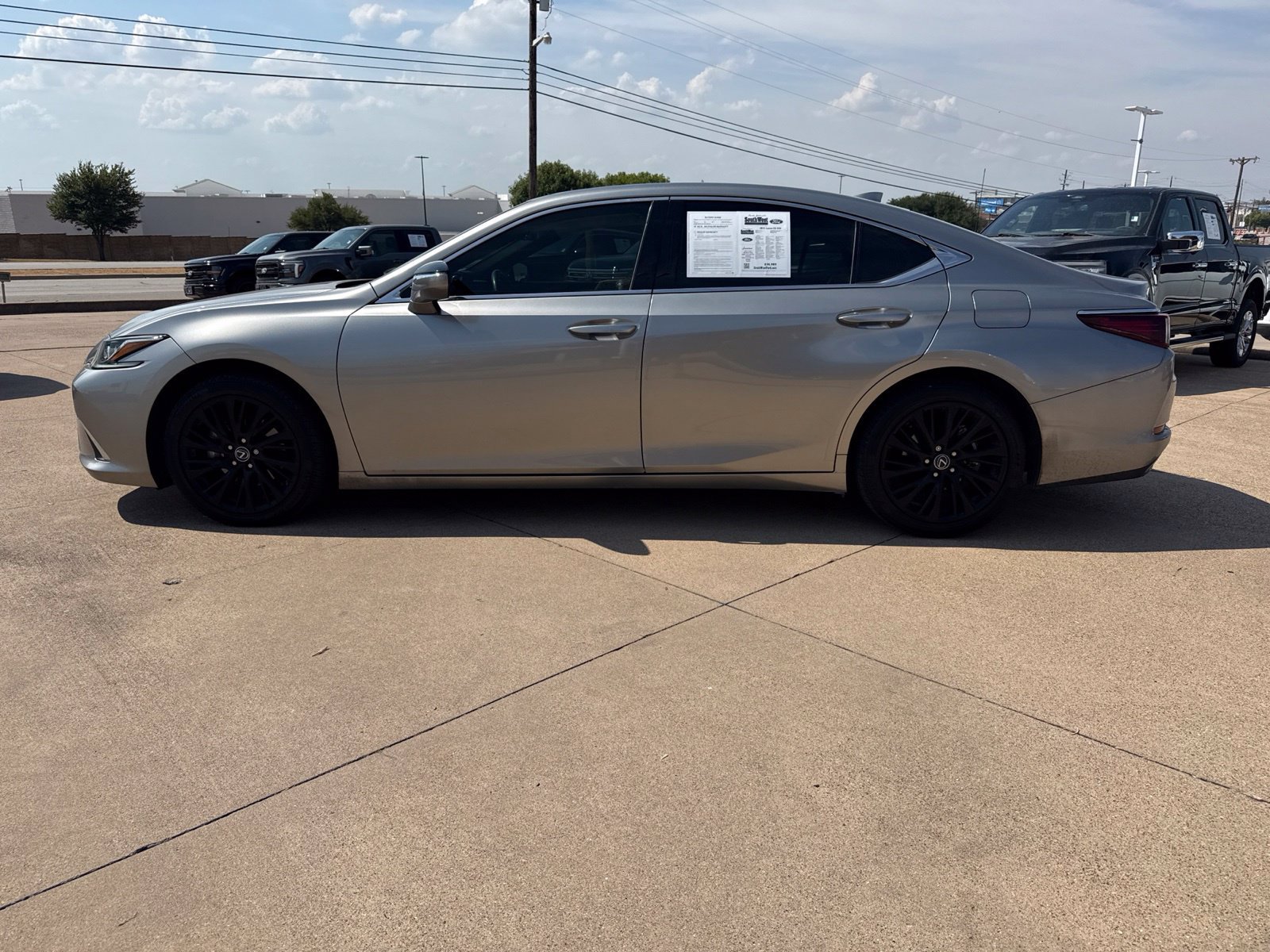 Used 2021 Lexus ES 350 w/ Premium Package FWD image 4