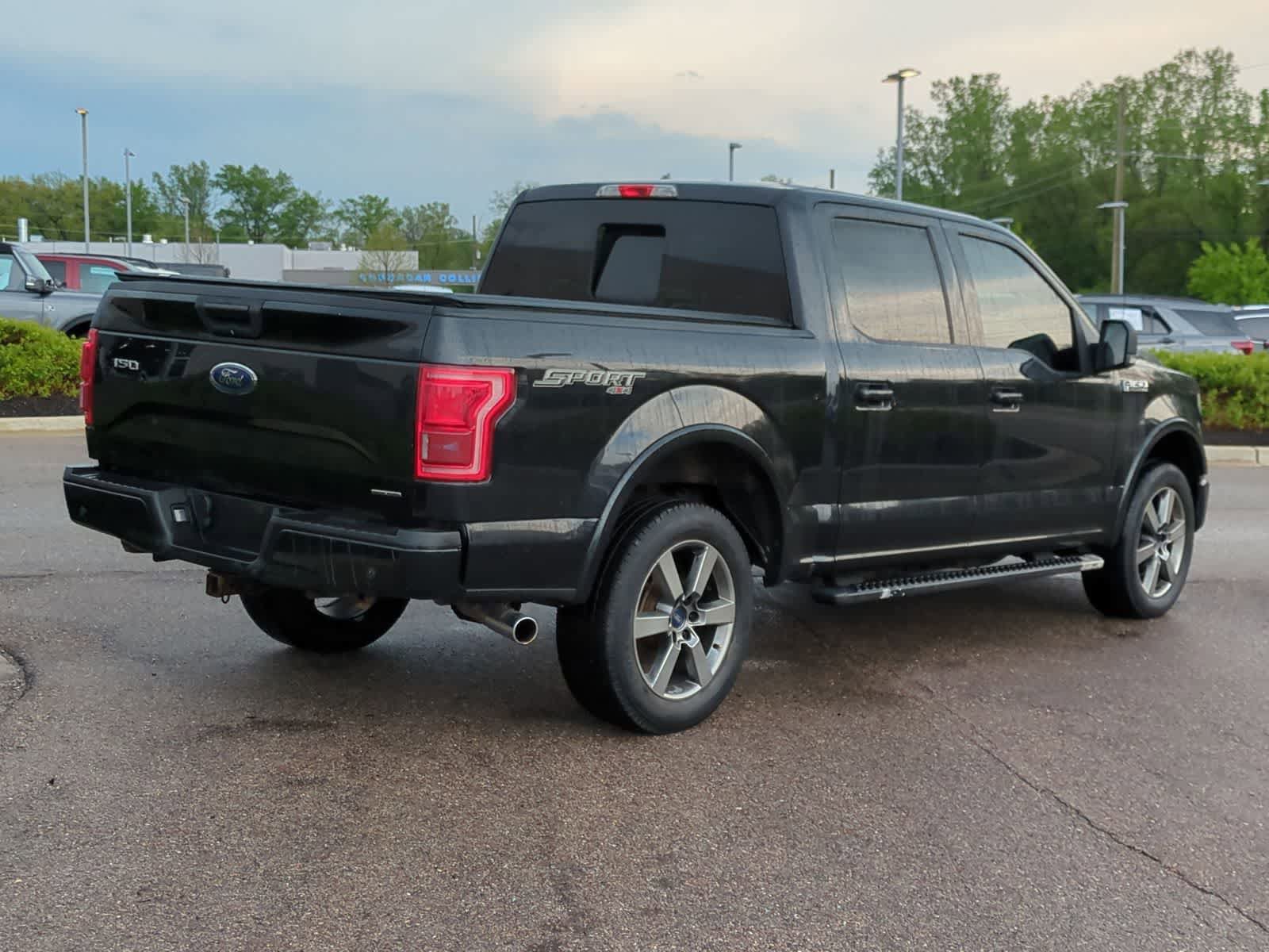 Used 2015 Ford F150 XLT w/ Equipment Group 302A Luxury AWD/4WD image 8