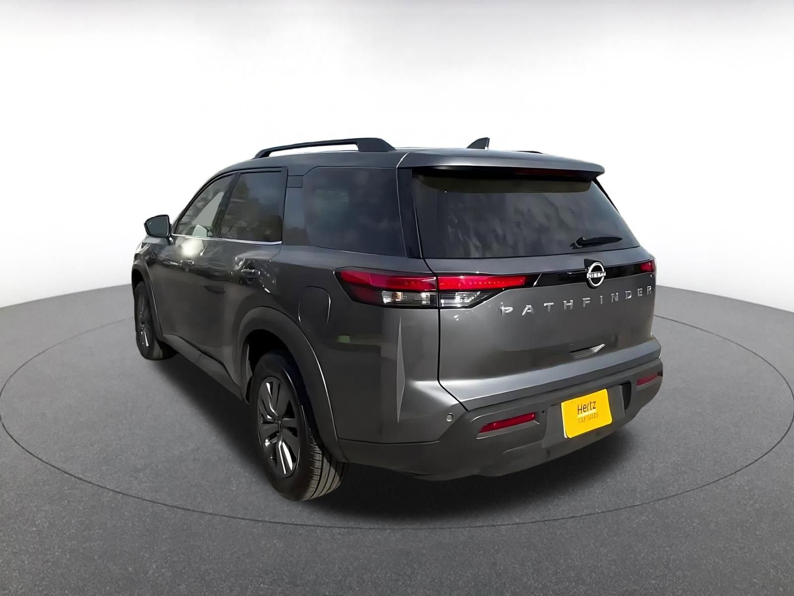 Used 2025 Nissan Pathfinder SV image 15