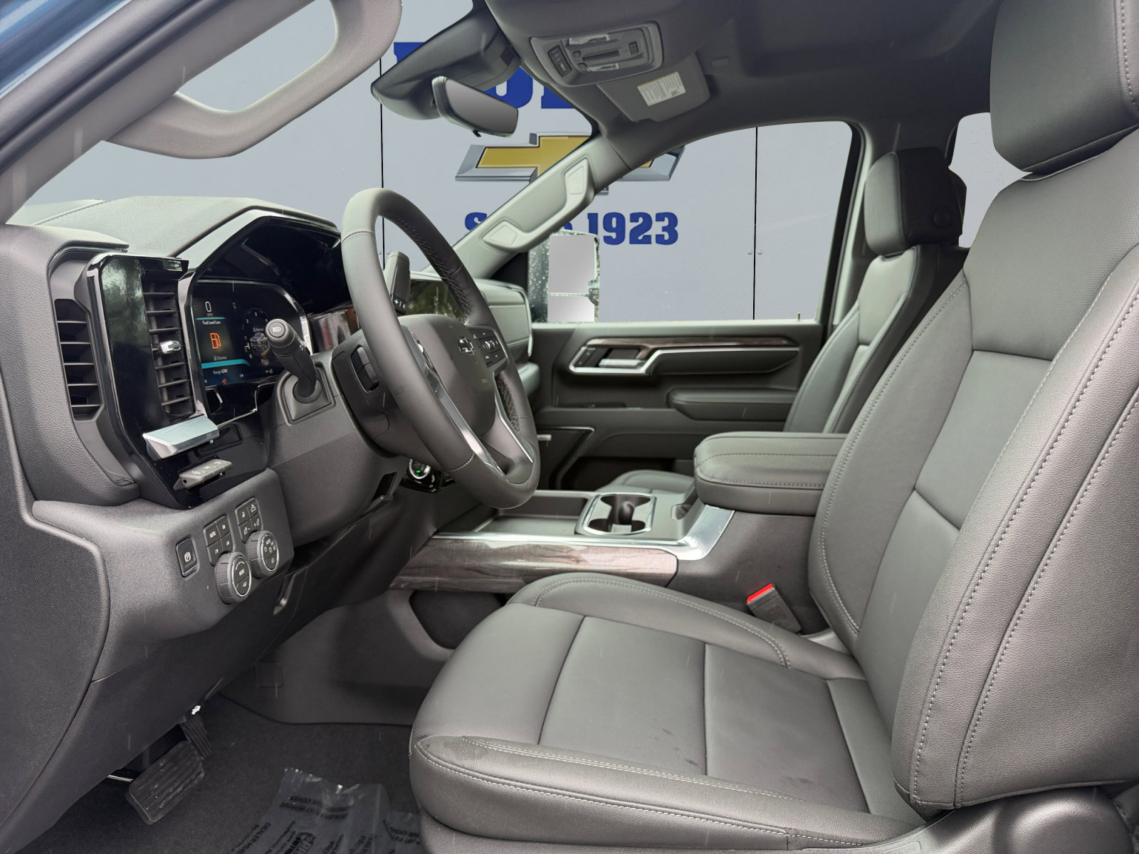 New 2026 Chevrolet Silverado 2500 LTZ w/ LTZ Plus Package AWD/4WD image 10
