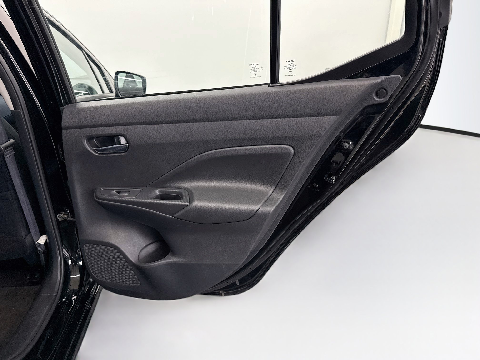 Used 2025 Nissan Versa SV FWD image 29
